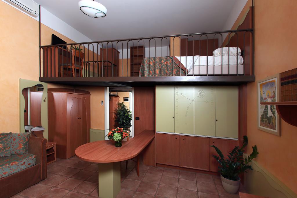 Residence Liberty Parma Exteriör bild