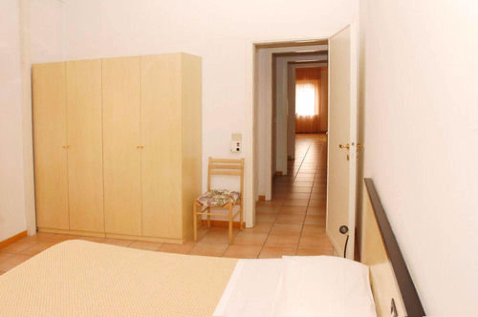 Residence Liberty Parma Exteriör bild